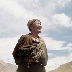 photo on the top of the world ladakh india